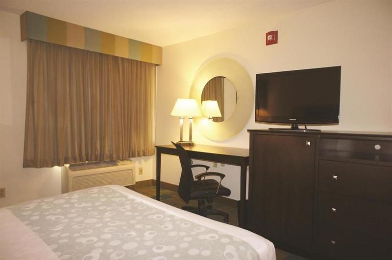 Wyndham Garden Columbia-Ft Jackson Hotel Exterior foto