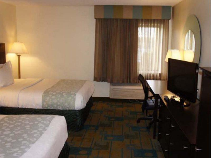 Wyndham Garden Columbia-Ft Jackson Hotel Exterior foto